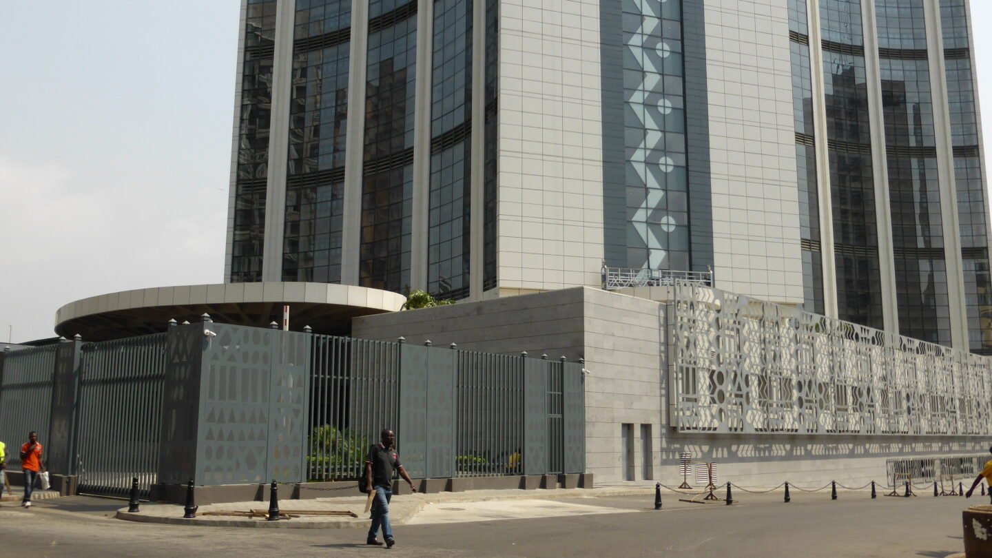 Façade du siège de la Banque africaine de développement à Abidjan, photographiée en 2016