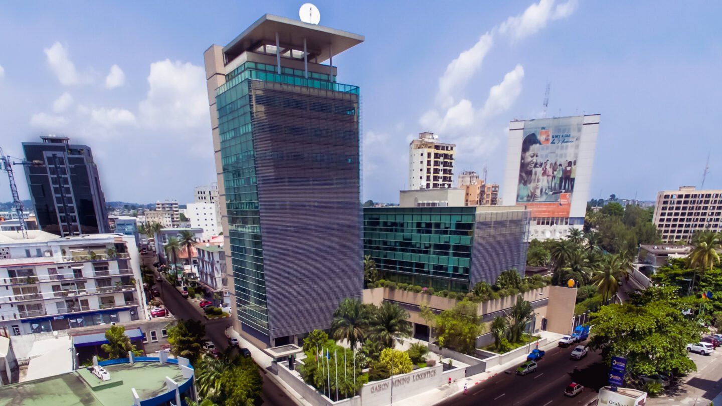 Immeubles du quartier des assurances dans le centre-ville de Libreville.